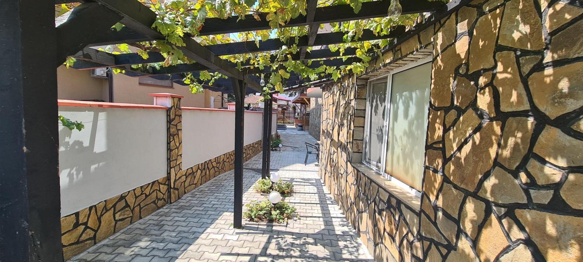 Sineva Guest House Ravda Exterior photo