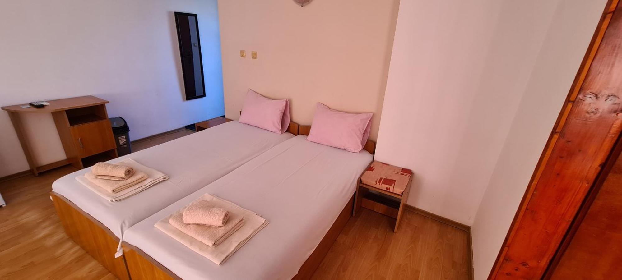 Sineva Guest House Ravda Exterior photo